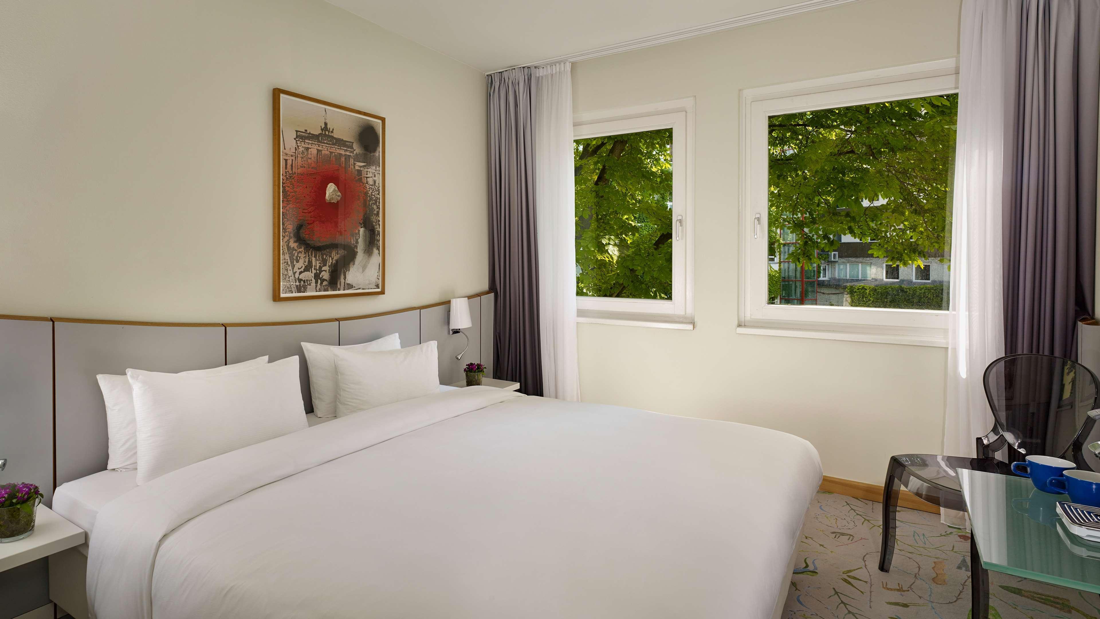 Radisson Red Berlin Kudamm Hotel Exterior photo