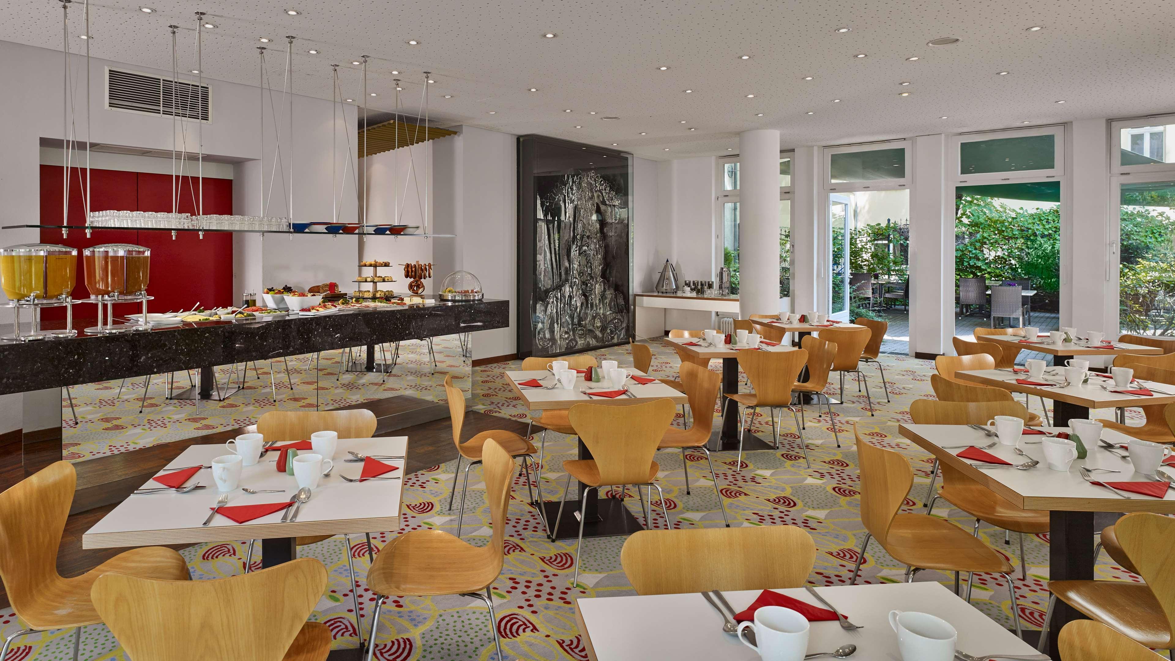 Radisson Red Berlin Kudamm Hotel Exterior photo