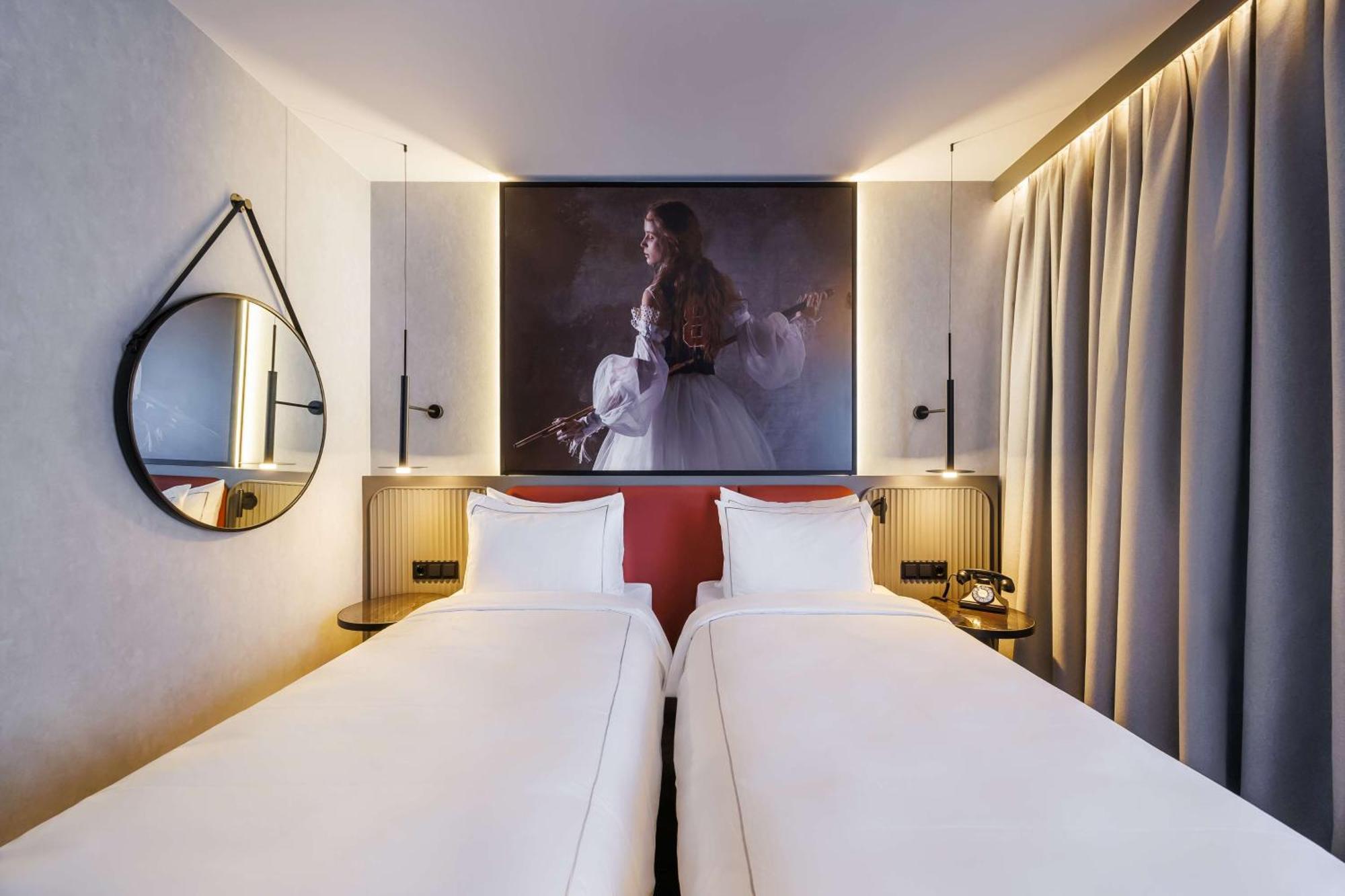 Radisson Red Berlin Kudamm Hotel Exterior photo