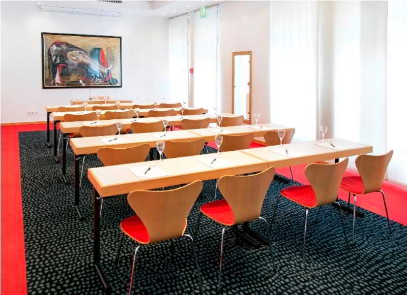 Radisson Red Berlin Kudamm Hotel Exterior photo
